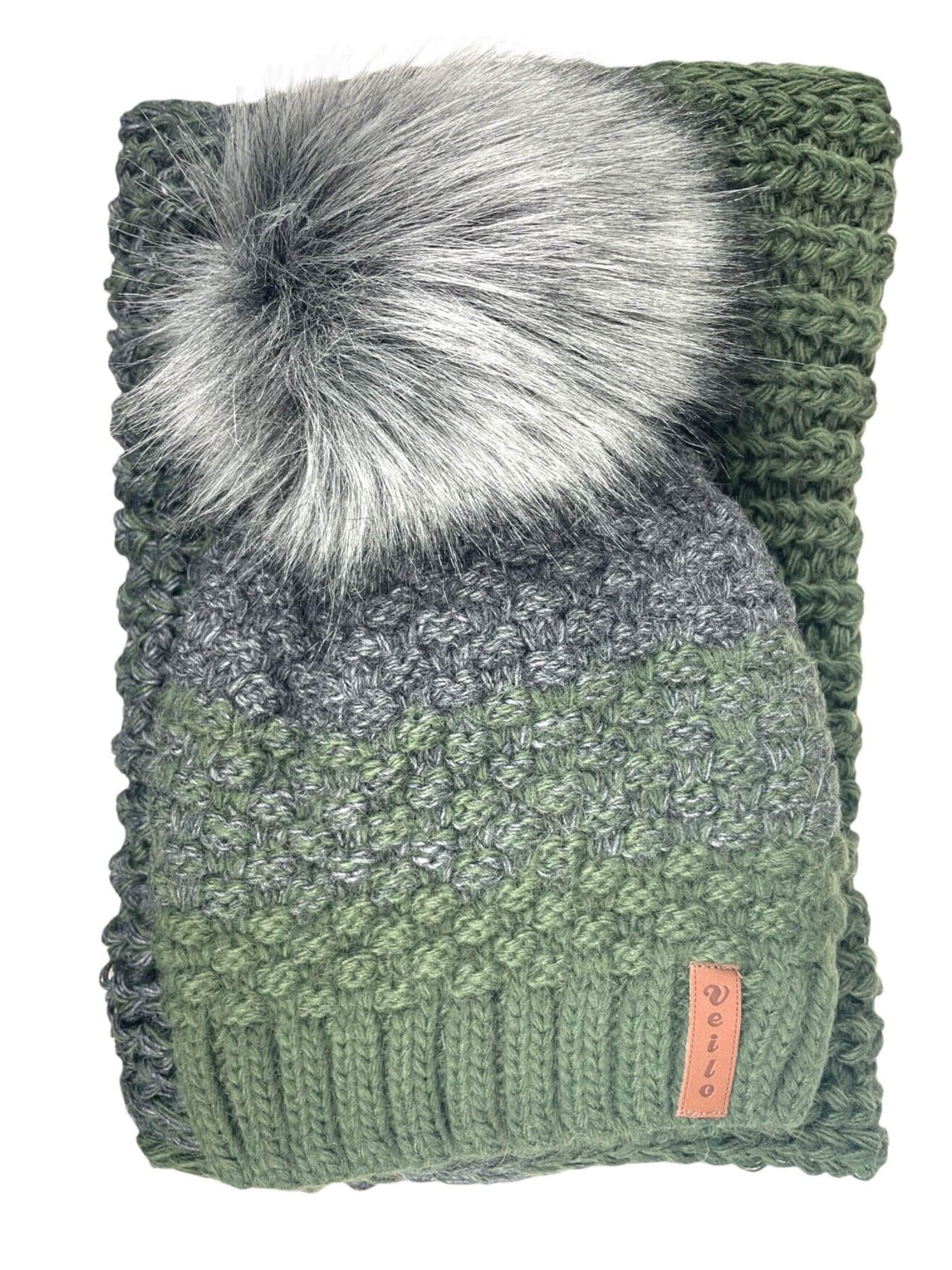 Kumixi Beanie 'Set: Mütze & Loop Schal' in Green: front