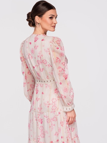 Rochie de seară de la Ombre pe bej