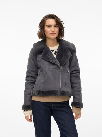 VERO MODA - Casaco de inverno 'VMPEGGY' em cinzento: frente