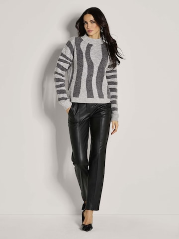 MADELEINE Pullover in Grau