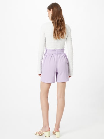PIECES Loosefit Shorts 'Avery' in Lila