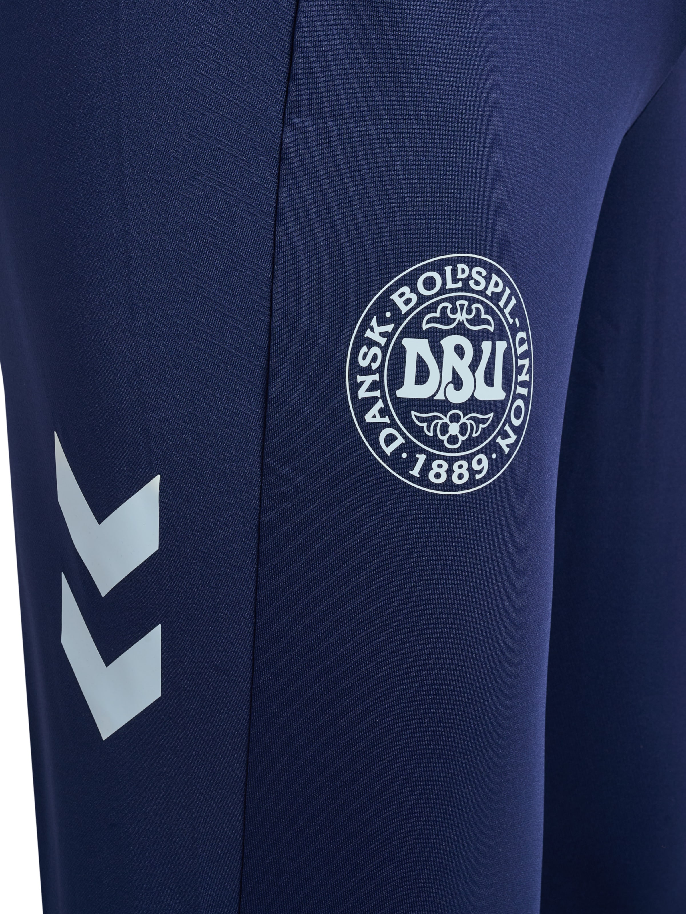 Hummel Slim fit Sports trousers in Blue