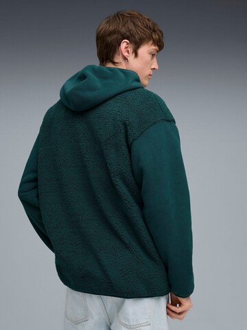 PUMA - Sudadera con cremallera 'Puma Ess Elevated Relaxed Winterized Full-zip' en verde