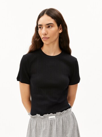 T-shirt 'Maheraa' ARMEDANGELS en noir : devant