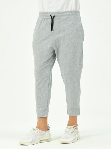 Effilé Pantalon C&City en gris