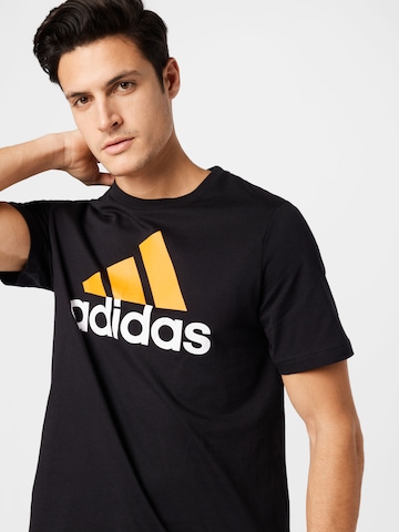 ADIDAS SPORTSWEAR - Camisa funcionais 'Essentials Big Logo' em preto