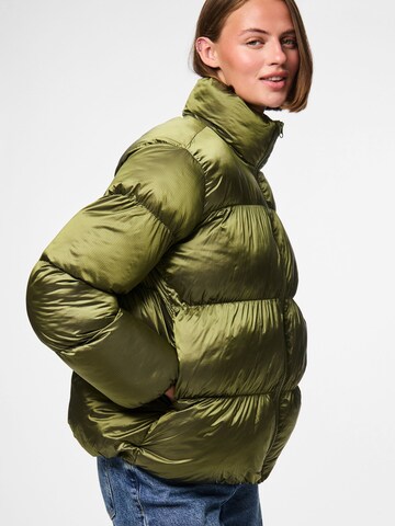 Veste d’hiver 'MILLA' PIECES en vert