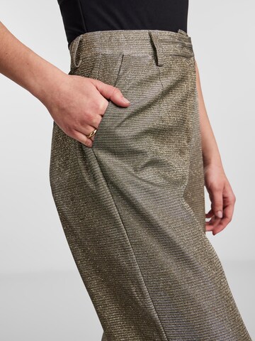 Wide leg Pantaloni con piega frontale 'STYLES' di Y.A.S in oro