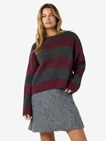 Noisy may Pullover 'NMSoff' i rød: forside