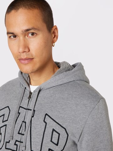 GAP - Sudadera con cremallera en gris