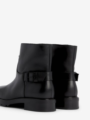 TOMMY HILFIGER Boots in Black