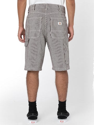 DICKIES Regular Shorts 'Hickory' in Braun