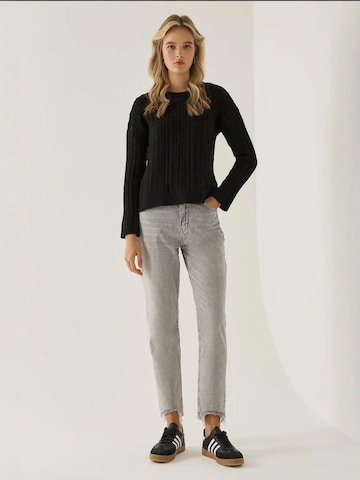 Hiccup Pullover in Schwarz