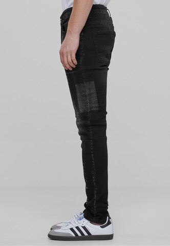 2Y Premium Tapered Jeans in Schwarz