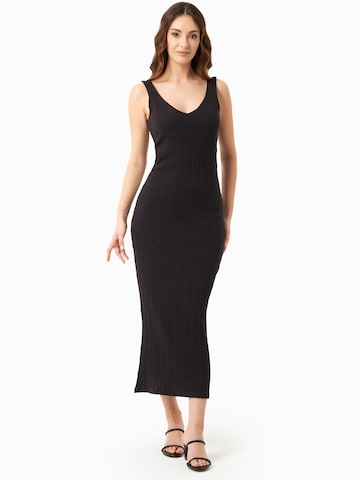 Organication Kleid in Schwarz: Vorderseite