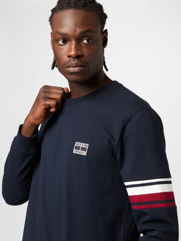 TOMMY HILFIGER T-shirt i blå