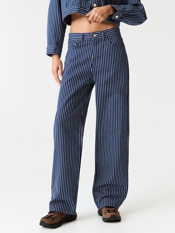 Pull&Bear Wide leg Jeans in Blue: front