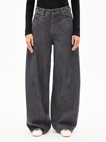 Loosefit Jean ARMEDANGELS en noir : devant