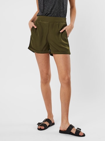 VERO MODA Regular Pleat-front trousers 'Bibi' in Green: front