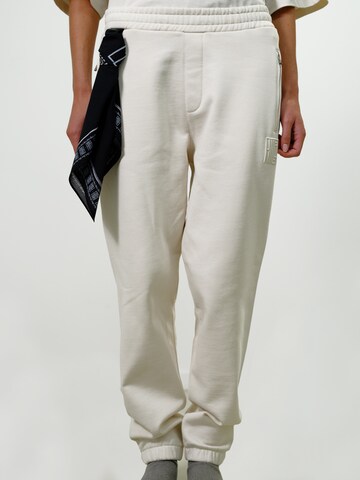 Alessandro Magno Loose fit Workout Pants 'CORE 2.0' in White: front