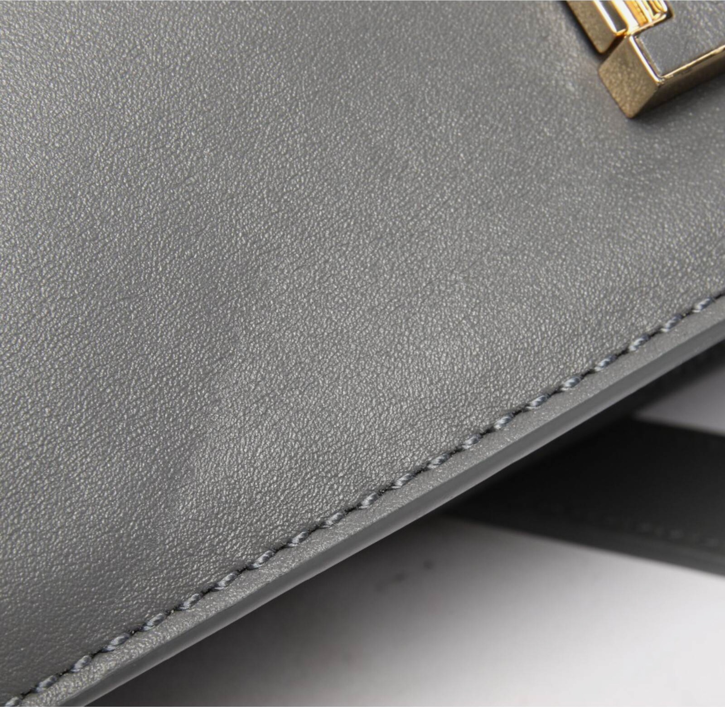 TOMMY HILFIGER Schultertasche / Umhängetasche One Size in Grau  