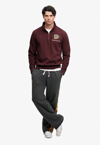 Sweat-shirt 'Vintage Athletic' Superdry & Co en rouge