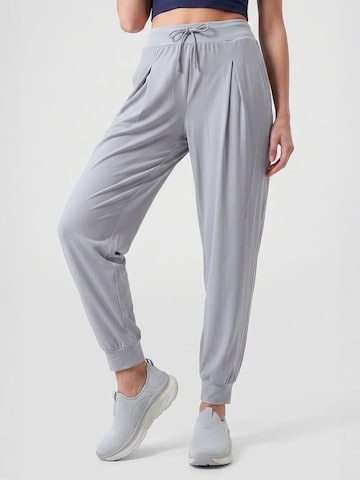 Tommy Life Tapered Hose in Grau