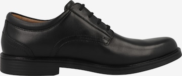 Chaussure à lacets 'Un Aldric Lace' CLARKS en noir