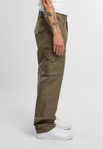 Brandit Regular Cargo trousers in Green