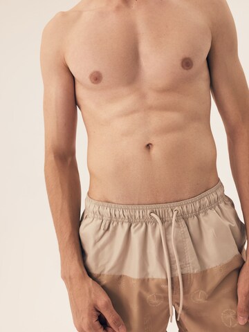 Henderson Zwemshorts 'Bequeme Badeshorts aus leichtem Polyester für Strand und Pool Rune' in Beige