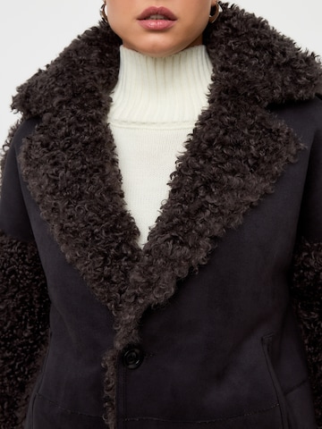 CESARE GASPARI Winter coat in Brown