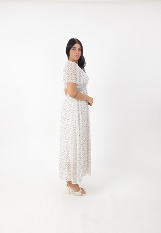 Robe d’été Elara en blanc