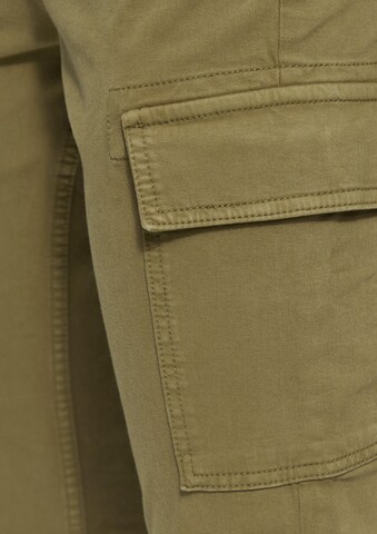 Coupe slim Pantalon cargo QS en vert