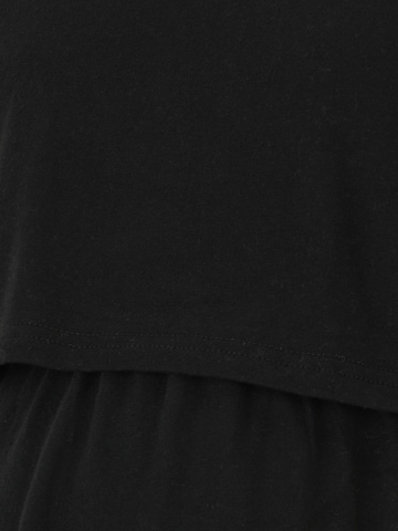 MAMALICIOUS T-shirt 'Erica June' i svart