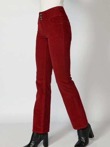 KOROSHI Flared Jeans in Rot