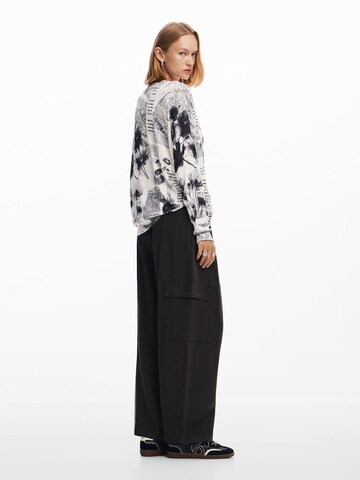 Desigual Sweter w kolorze biały