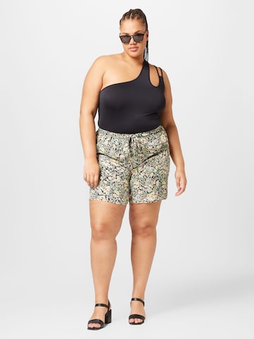 ONLY Curve Regular Shorts 'FREDERIKKE' in Weiß