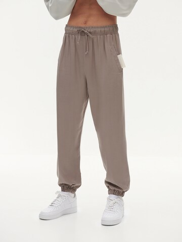 Effilé Pantalon 'Enno' Smiles en beige : devant