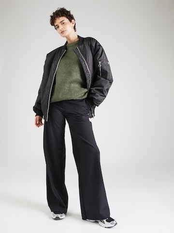 Pull-over oversize 'Mina' ABOUT YOU en vert