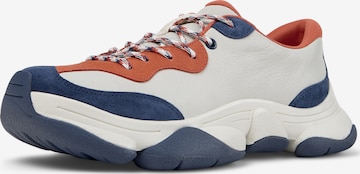 Baskets basses 'Karst 2' CAMPER en blanc : devant