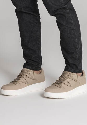 Gianni Kavanagh Sneaker in Braun: Vorderseite