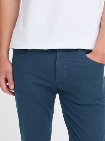 Coupe slim Pantalon 'BHEdford' BLEND en bleu