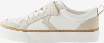 Next Sneaker in Weiß: Vorderseite