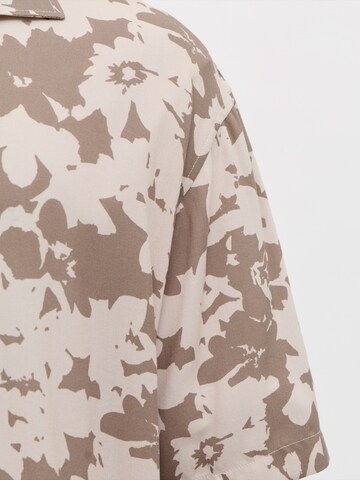 JJ Rebel Классический крой Рубашка 'JREBBLOSSOM' в Бежевый