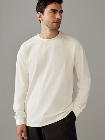 Next T-shirt i vit: framsida