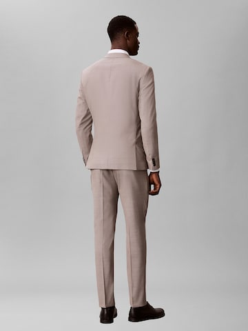 Coupe slim Pantalon à plis Calvin Klein en beige