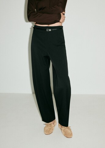 Barrel Pantalon MANGO en noir : devant