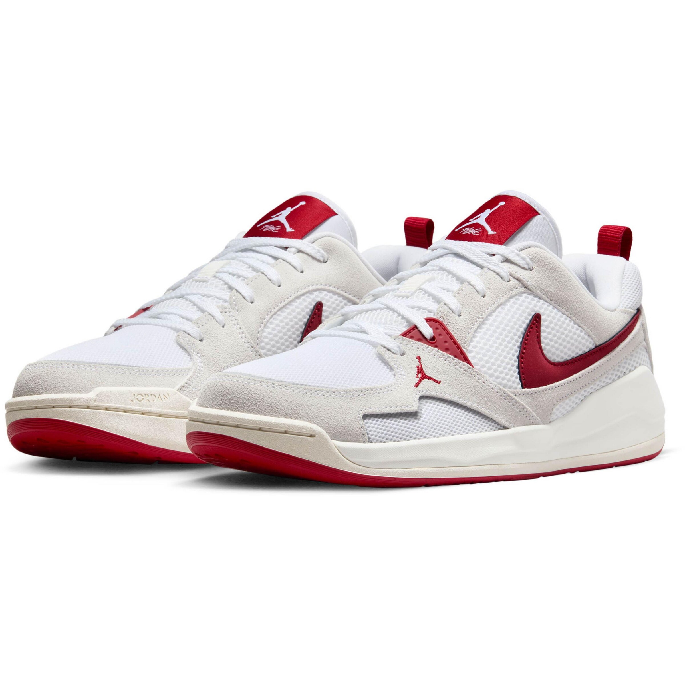 Baskets basses 'CMFT Era' Jordan en blanc