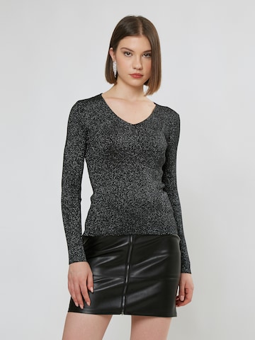 Influencer Pullover in Schwarz: predná strana