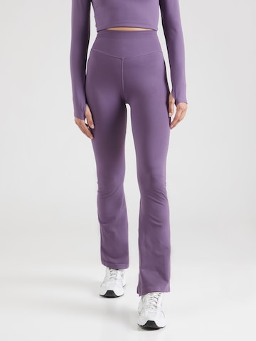 Fabletics Flared Sportbroek in Lila: voorkant